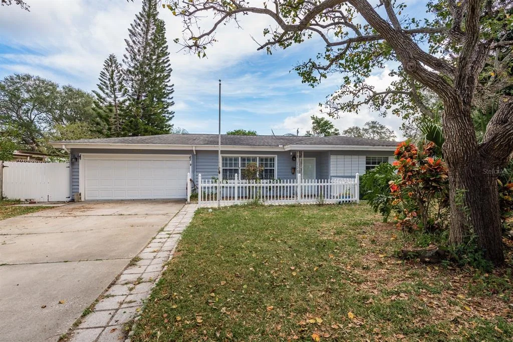 1649 South Evergreen Avenue
